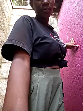 Snapshot of Swirly_blac chatting on February 2026 11:10:02 AM Swirly blac online show from February 2026 11:10:02 AM