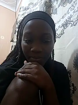 Snapshot of Swirly_blac chatting on December 2025 05:01:02 AM Swirly blac online show from December 2025 05:01:02 AM