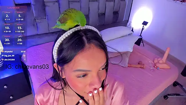 Chloe evans   online show from March 2025 05:49:02 PM