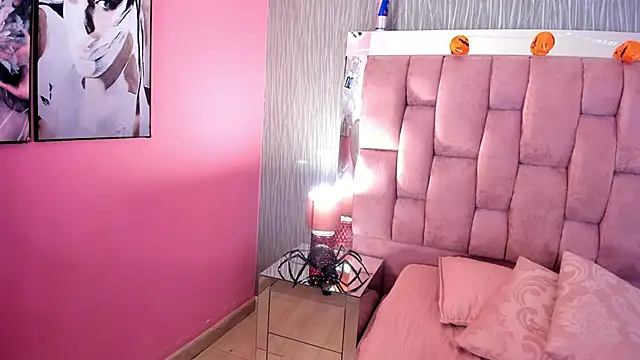 Chloe evans   online show from October 2025 11:23:01 AM