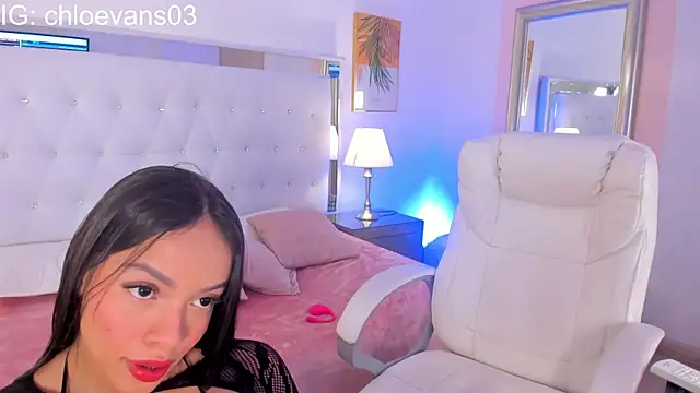 Snapshot of Chloe_evans__ chatting on November 2025 12:05:01 PM Chloe evans online show from November 2025 12:05:01 PM