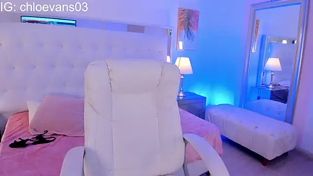 Snapshot of Chloe_evans__ chatting on November 2025 11:43:02 AM Chloe evans online show from November 2025 11:43:02 AM