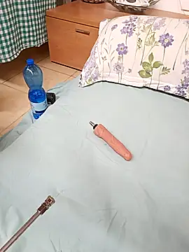 EmmaQueen4 online show from December 2025 05:09:02 AM