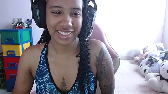 TiffanyRoouse online show from December 2025 08:21:01 PM