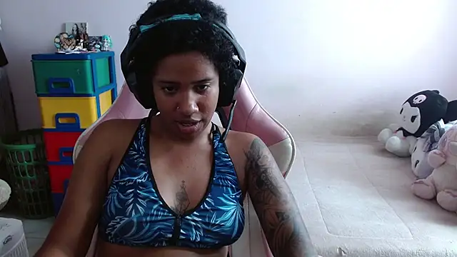 TiffanyRoouse online show from November 2025 05:51:02 PM