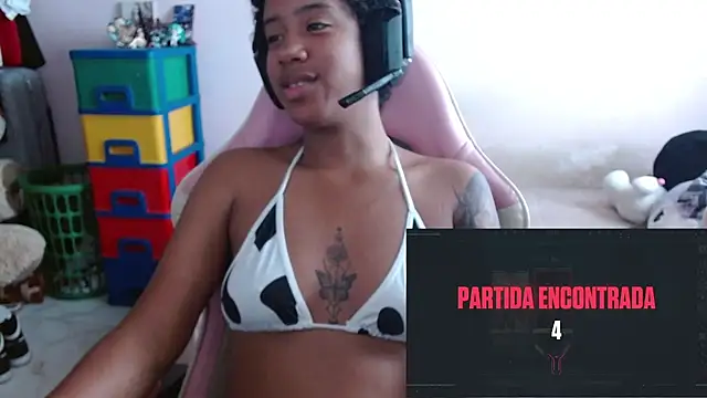 TiffanyRoouse online show from November 2025 07:58:01 PM