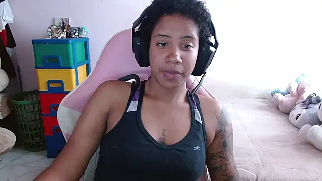 TiffanyRoouse online show from November 2025 09:29:01 PM