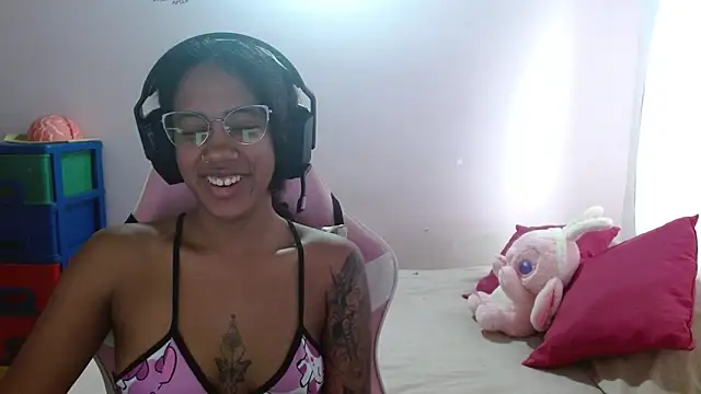 TiffanyRoouse online show from February 2025 10:49:02 PM
