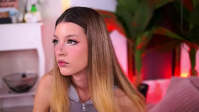 EvaWarenn online show from October 2025 10:36:01 AM