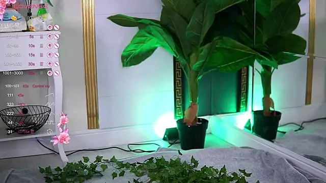 EvaWarenn online show from October 2025 12:37:01 PM