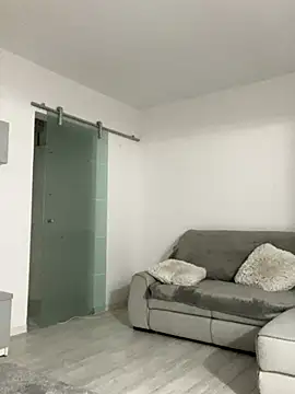  adelle online show from November 2025 12:09:01 PM