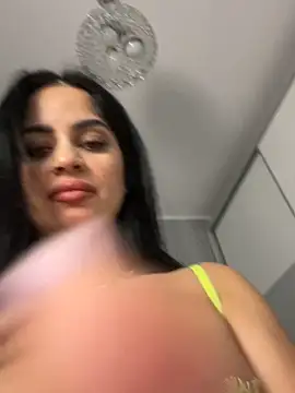  adelle online show from March 2026 02:14:02 PM