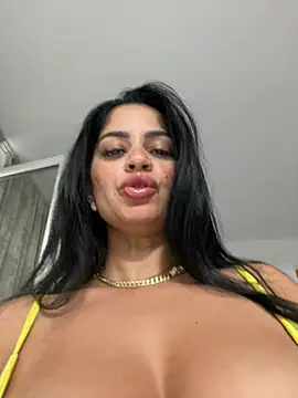 Snapshot of _adelle chatting on July 2026 04:43:01 AM adelle online show from July 2026 04:43:01 AM