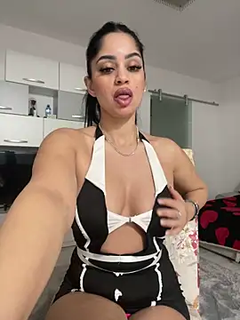  adelle online show from February 2026 12:01:02 PM