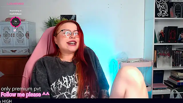 me  hanna online show from November 2025 10:24:01 PM