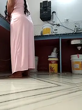 Snapshot of Archna-ji chatting on October 2025 04:03:01 AM Archna-ji online show from October 2025 04:03:01 AM