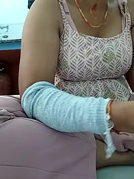 Snapshot of Archna-ji chatting on October 2025 02:23:02 AM Archna-ji online show from October 2025 02:23:02 AM