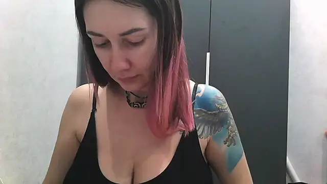 BlueXOwl online show from October 2025 06:05:01 PM