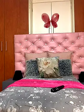 Snapshot of VeryGoodBadGirl1 chatting on November 2025 08:48:02 AM VeryGoodBadGirl1 online show from November 2025 08:48:02 AM