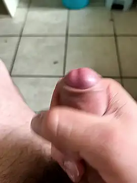 pusssygamer96 online show from April 2026 12:21:02 PM