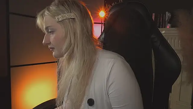 ELLIEJAY online show from June 2026 05:46:01 AM