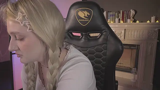 ELLIEJAY online show from April 2026 05:19:02 AM