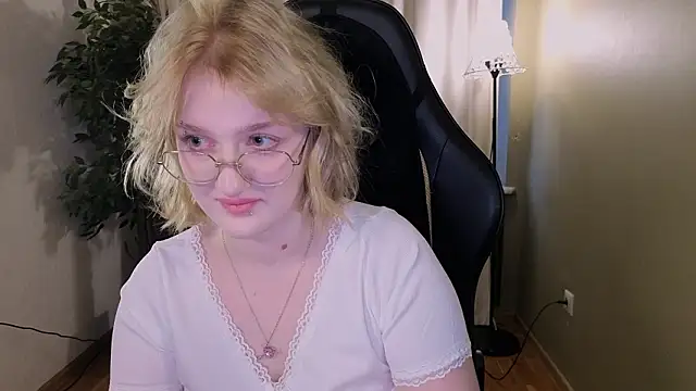 ELLIEJAY online show from March 2026 05:24:02 AM