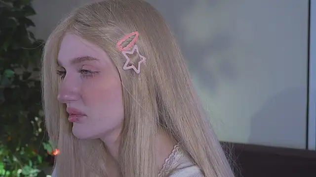 ELLIEJAY online show from April 2026 07:11:02 AM