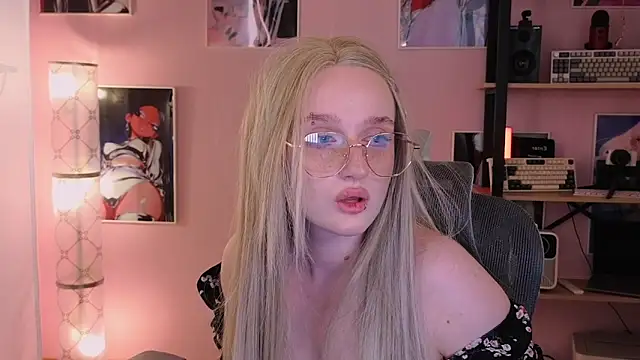 ELLIEJAY online show from June 2026 05:08:02 AM