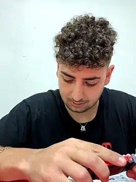 claudio20031 online show from November 2025 04:57:01 PM