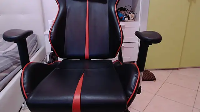 claudio20031 online show from March 2025 08:11:01 PM