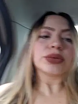 Snapshot of Valentina_St chatting on February 2025 07:25:02 PM Valentina St online show from February 2025 07:25:02 PM