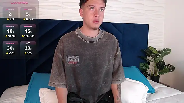 Snapshot of MrUniverse_ chatting on January 2025 06:52:01 AM MrUniverse online show from January 2025 06:52:01 AM