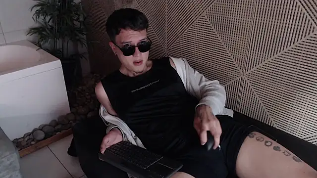 Snapshot of MrUniverse_ chatting on December 2024 02:56:01 AM MrUniverse online show from December 2024 02:56:01 AM