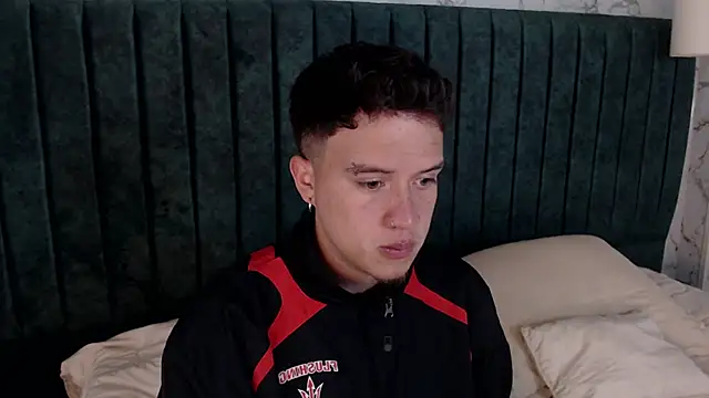 Snapshot of MrUniverse_ chatting on December 2024 04:15:01 AM MrUniverse online show from December 2024 04:15:01 AM