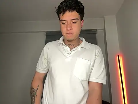 Snapshot of MrUniverse_ chatting on March 2025 05:50:02 AM MrUniverse online show from March 2025 05:50:02 AM