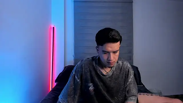 Snapshot of MrUniverse_ chatting on March 2025 11:42:01 PM MrUniverse online show from March 2025 11:42:01 PM