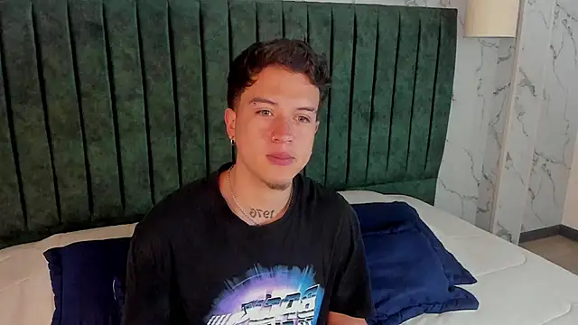 Snapshot of MrUniverse_ chatting on February 2025 04:03:02 AM MrUniverse online show from February 2025 04:03:02 AM