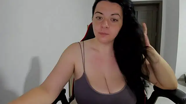 amiraisa11 online show from June 2026 01:39:01 AM
