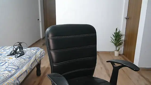 Suzie darling online show from February 2026 01:45:01 AM