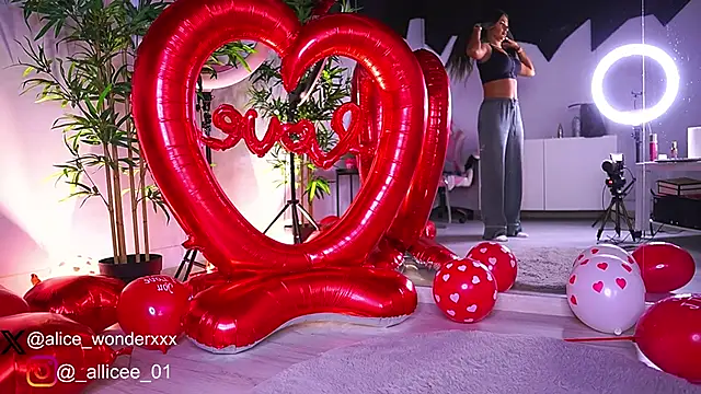VanessaSimon online show from February 2025 06:34:01 AM