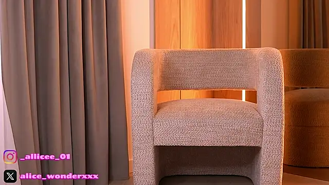 VanessaSimon online show from April 2026 06:15:02 AM