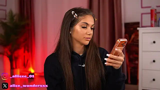 VanessaSimon online show from November 2025 06:35:02 AM