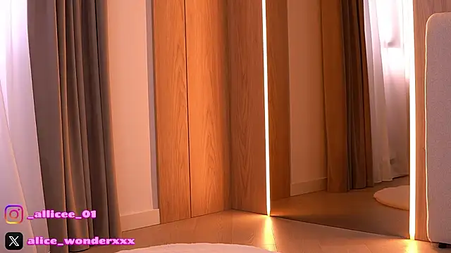 VanessaSimon online show from March 2026 06:30:02 AM