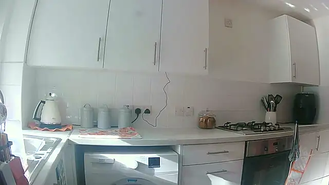 magical mia online show from November 2025 12:10:02 PM