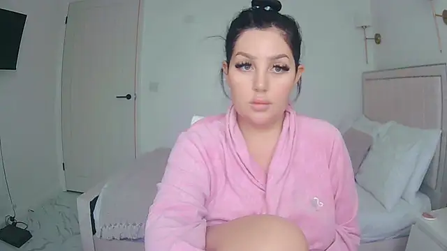 Snapshot of magical_mia chatting on October 2025 11:31:02 AM magical mia online show from October 2025 11:31:02 AM