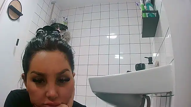 Snapshot of magical_mia chatting on September 2025 04:47:01 PM magical mia online show from September 2025 04:47:01 PM