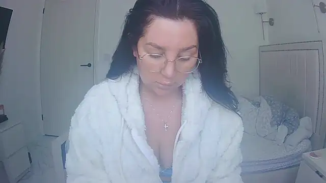 magical mia online show from April 2026 10:11:02 AM
