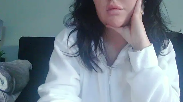 magical mia online show from November 2025 12:32:01 PM