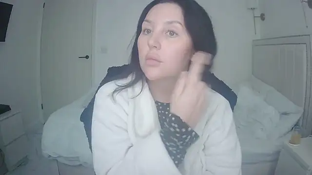 magical mia online show from February 2026 02:05:01 PM